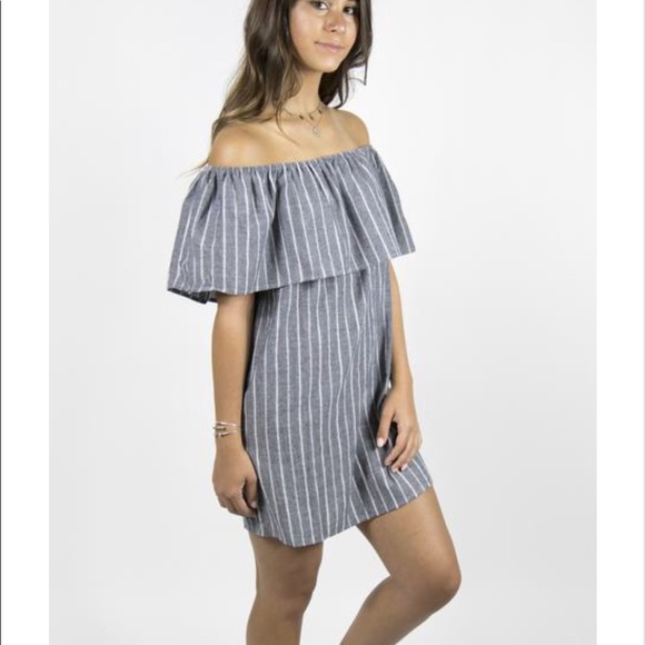 NWT size M Honey Punch chambray dress - Picture 2 of 5